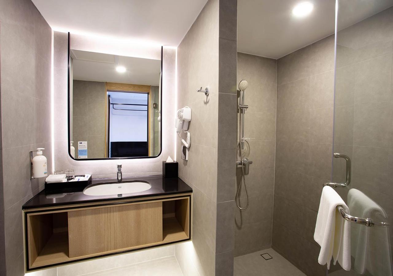 Holiday Inn Express & Suites Bangkok Central Pier By Ihg Exteriér fotografie