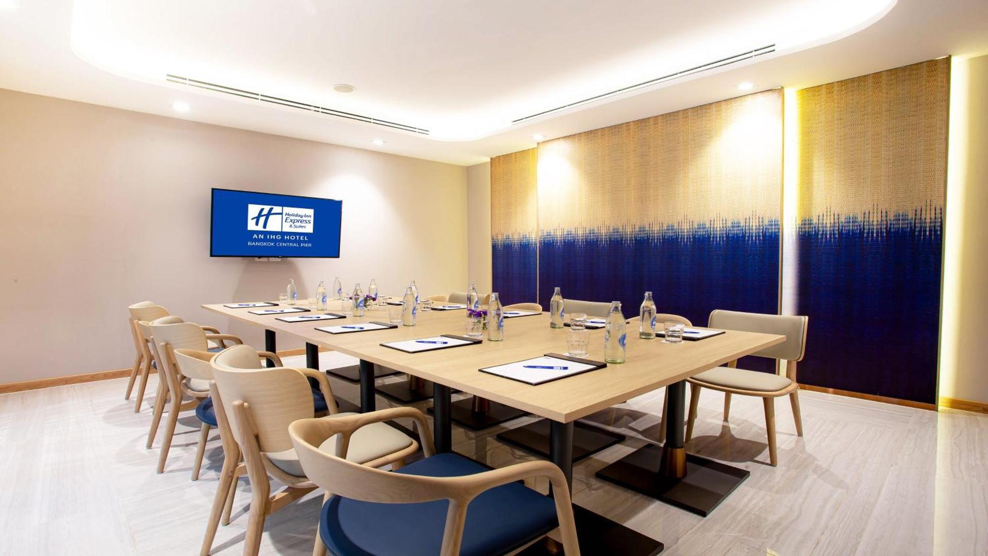 Holiday Inn Express & Suites Bangkok Central Pier By Ihg Exteriér fotografie